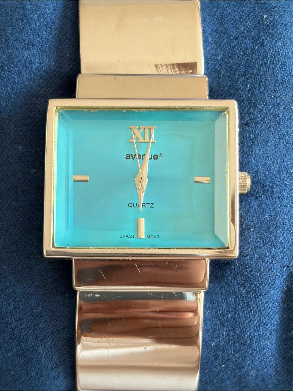 Avenue Turquoise Blue Dial Cuff Watch Quartz Fun Summer Fashion Watch